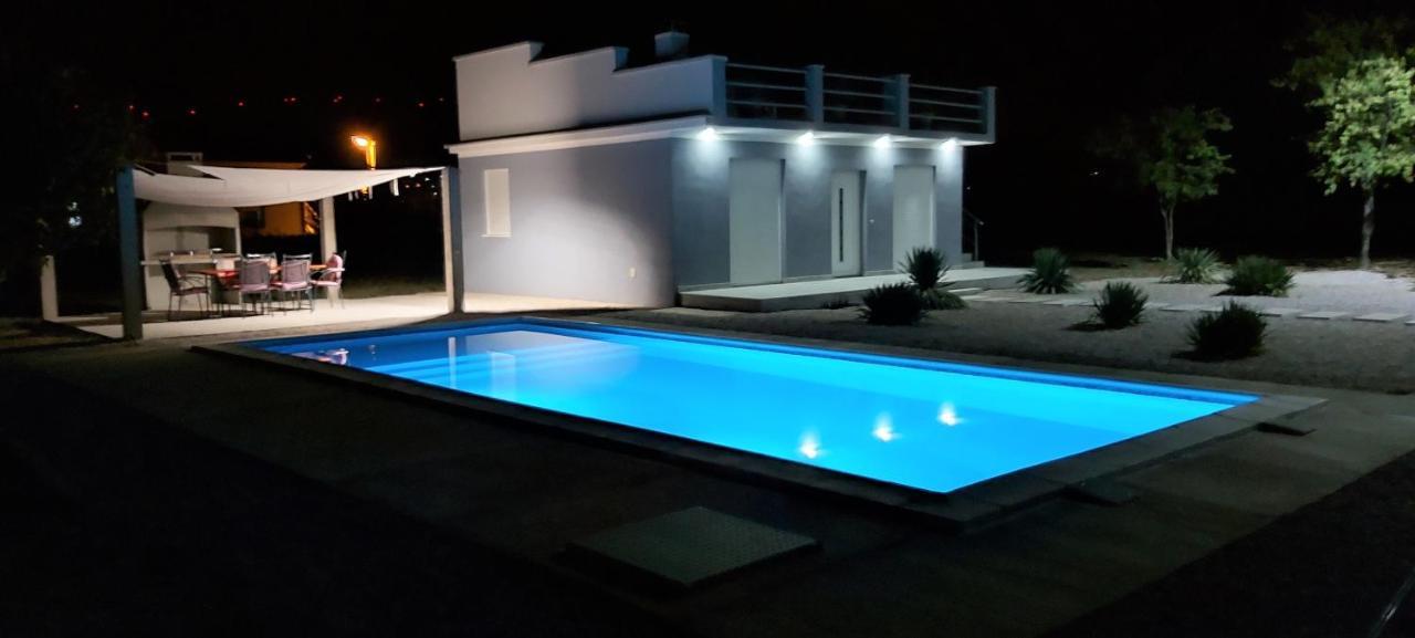 Urban House M & M Villa *